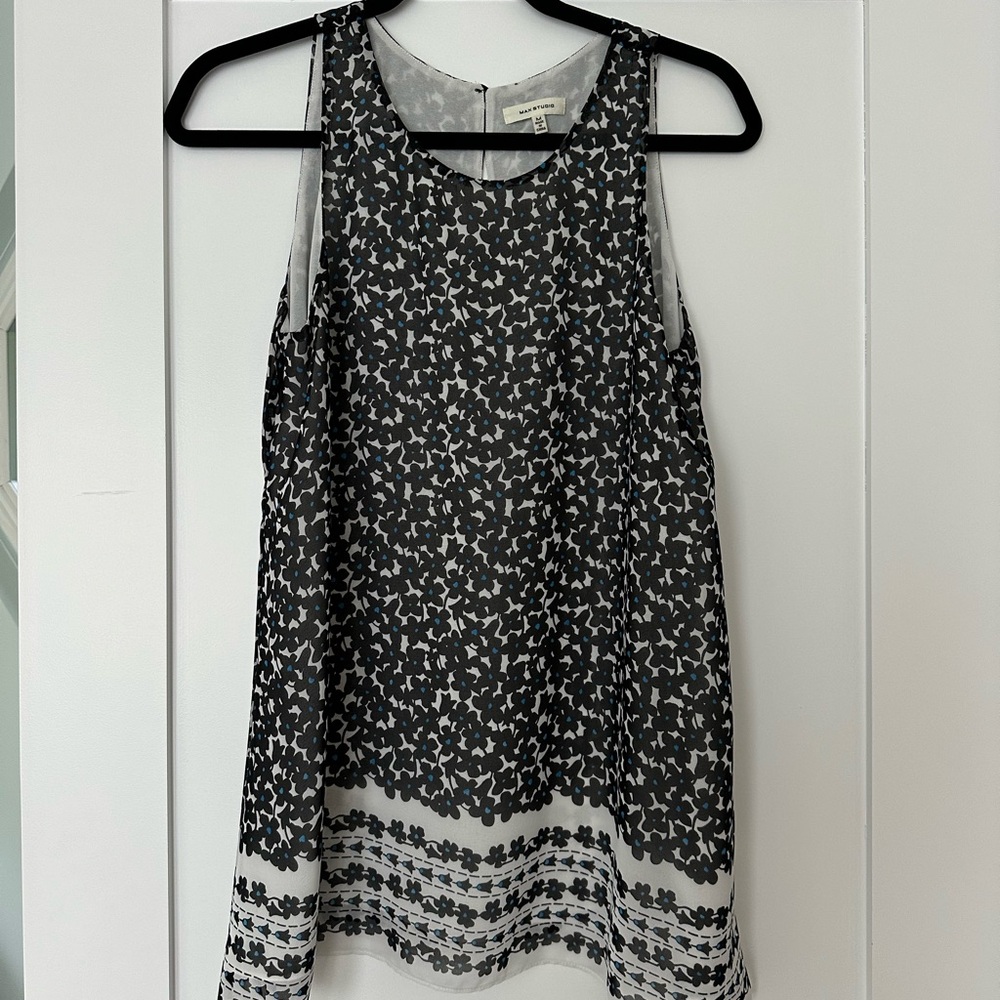 Max Studio Black and White Sleeveless Top
